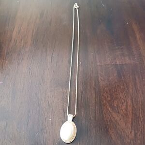 Elegant Gold Pendant Necklace